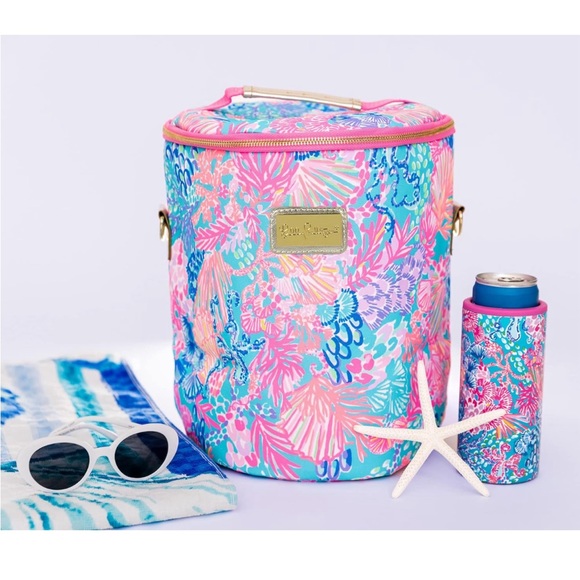 Lilly Pulitzer Insulated Soft Beach Cooler with Adjustable/Removable Strap - Picture 3 of 5